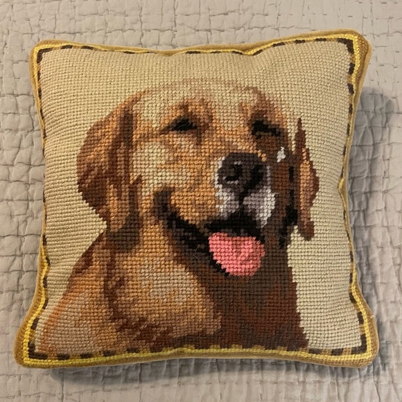 Other - ⭐️SALE⭐️Needle point yellow lab pillow